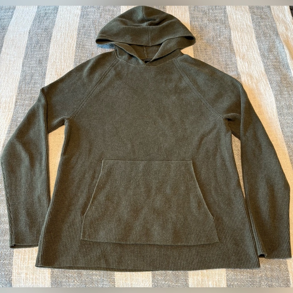 Banana Republic Men’s L Olive Green Pullover Hooded Sweater Front Pocket